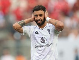 برونو فيرنانديز "يُغلق أذنيه" ويحسم موقفه من العروض السعودية