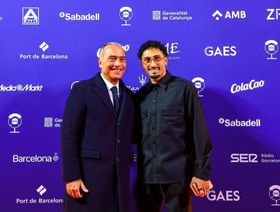 رافينيا يتوج بجائزة "توريسكي" لأفضل رياضي في العام