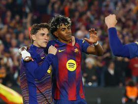 إسبانيول يشكو "قلة احترام" لاعبي برشلونة في الديربي