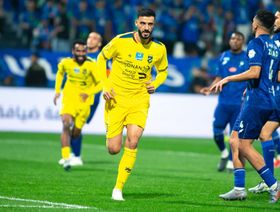 سبب طريف وراء تأخر انطلاق مباراة الفتح والحزم بالدوري السعودي