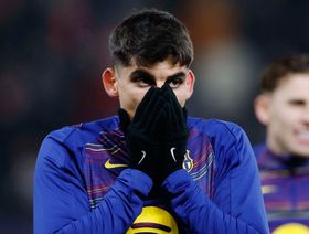 مدافع برشلونة: هدف فوز جيرونا غير صحيح ولا يمكننا التراجع أكثر