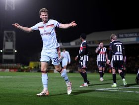 برينتفورد ينجح حيث فشل مانشستر يونايتد ويُنهي مغامرة غريمسبي