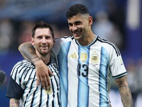 روميرو: يجب أن يفوز ميسي بالكرة الذهبية حتى يقرر الاعتزال