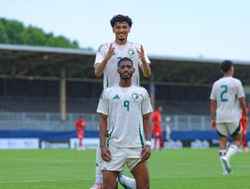 السعودية تهزم بنما بتسعة لاعبين في دورة تولون