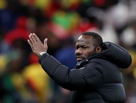 مدرب السنغال يبرر سلوكه أمام المغرب في نهائي كأس إفريقيا بحماية لاعبيه من "الظلم"