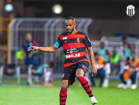 ظهير الرياض عبد الإله الخيبري يقترب من الأهلي