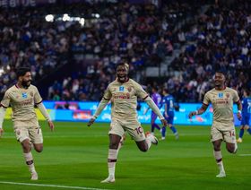 شاهد.. الهلال يقلب تأخره أمام الفيحاء في الشوط الأول