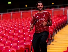ليفربول يعلن الإبقاء على "الجوكر الهداف" بعقد طويل المدى
