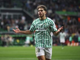 روما ينافس كومو على المغربي عبد الصمد الزلزولي جناح بيتيس