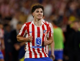 ألفاريز يقود هجوم أتلتيكو أمام أرسنال ومفاجأة لوكمان