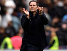 رئيس كوفنتري يتجاهل "اهتمام تشيلسي" بفرانك لامبارد