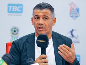 بعد مجدٍ في تنزانيا.. الإسماعيلي يتعاقد مع المدرب الجزائري ميلود حمدي
