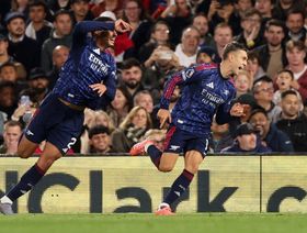 تروسار يكشف سر سلاح الركنيات في أرسنال بعد إسقاط حصون فولهام