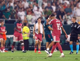 شاهد.. ريال مدريد يتجرع الهزيمة الأولى في الدوري أمام بيتيس