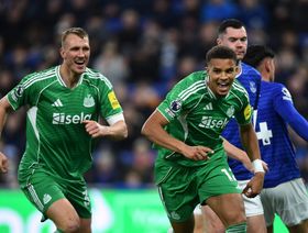 بعد أسرع هدف في الموسم.. نيوكاسل يمطر شباك إيفرتون بالدوري الإنجليزي