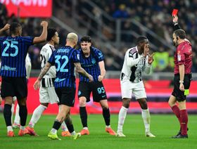 إيقاف وغرامات تضرب يوفنتوس بعد فوضى ديربي إيطاليا