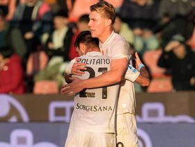 ثنائية هويلوند تقود نابولي للمركز الثاني في الدوري الإيطالي