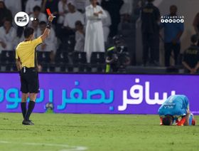 شاهد.. طرد الصانبي يربك الأهلي ويفاقم معاناته أمام الشباب