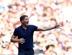 غلاسنر يتفوق على سلوت وغوارديولا ويصنع المجد مع كريستال بالاس