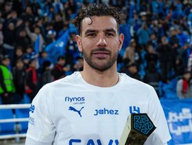 ثيو هيرنانديز على بعد هدف من كتابة التاريخ مع الهلال في الدوري السعودي