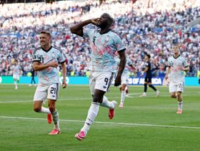 في اتظار موافقة نابولي.. لوكاكو يقترب من الدوري الأميركي