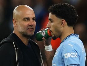 غوارديولا يمتدح عمر مرموش ويحدد مشكلته في مانشستر سيتي