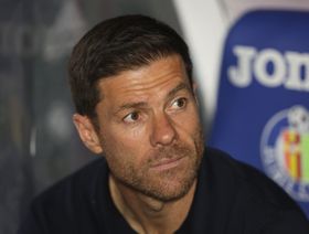 ما حقيقة "الصدام" بين تشابي ألونسو وخوسيه بوردالاس خلال مباراة ريال مدريد وخيتافي؟