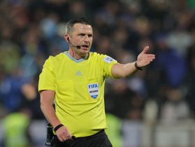 الإنجليزي مايكل أوليفر حكماً لقمة ريال مدريد وبايرن ميونيخ.. ماذا تقول الأرقام؟