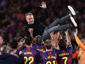 بيدري يهدي الليغا لوالد فليك.. ودي يونغ يعد برشلونة بدوري الأبطال