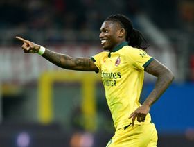 أسطورة ميلان يدافع عن لياو ويشبه خيمينيز بـ"كريسبو مع بارما"