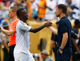 ماذا قال تشابي ألونسو لفينيسيوس قبل مباراة ريال مدريد ومارسيليا؟