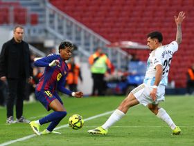 فليك يتغنى بهدف يامال ويبرر تواضع مستوى برشلونة أمام أوفييدو