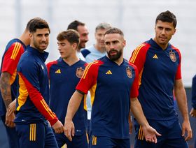 هل حذر داني كارفاخال رودري من "عواقب" انضمامه لريال مدريد؟