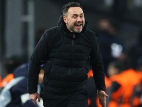 كيف تجاوز توتنهام مشكلة دي زيربي السابقة ووافق على تعيينه؟