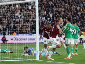 وست هام يهزم نيوكاسل محققاً أول فوز على ملعبه منذ 8 أشهر