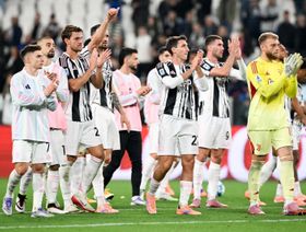 سر تواجد "كشافة أرسنال" في المدرجات خلال مباراة يوفنتوس وميلان