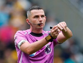 "مثير للجدل".. من هو حكم مباراة برشلونة وسان جيرمان في دوري الأبطال؟