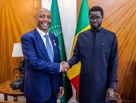 باتريس موتسيبي يتعهّد في السنغال بالتعاون مع تحقيق بفساد محتمل في "كاف"