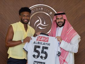 علي البليهي ينضمّ للشباب.. فهل يواجه الهلال في ظهوره الأول؟
