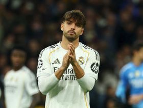 كواليس صدام راؤول أسينسيو مع ألفارو أربيلوا وغيابه عن ريال مدريد