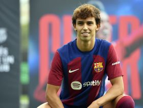 الوكيل الأشهر يبلغ برشلونة: جواو فيليكس جاهز للعودة مجاناً