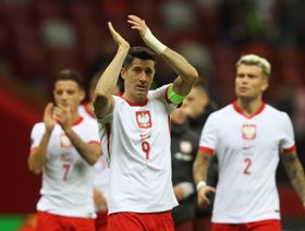 ليفاندوفسكي يعود إلى منتخب بولندا كقائد للفريق