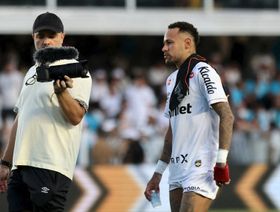 نيمار "حزين" لإقصائه من منتخب البرازيل.. ومصمّم على خوض كأس العالم