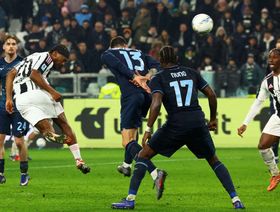 شاهد.. رأسية كالولو تنقذ يوفنتوس من خسارة بملعبه أمام لاتسيو