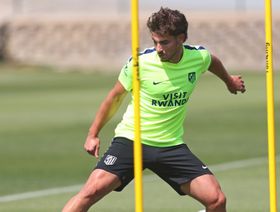 خوليان ألفاريز يعود إلى مران أتلتيكو مدريد بعد غياب 4 أيام