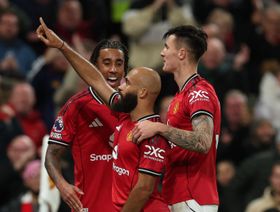 "البريميرليغ" تتخذ قراراً يمس تقليداً مهماً للكرة الإنجليزية