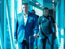 الخطيب رئيس الأهلي المصري يخضع لفحوصات طبية جديدة في باريس