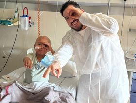 لفتة إنسانية من ريان شرقي.. زيارة أطفال مرضى في ليون