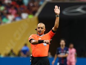 طاقم تحكيم برازيلي بالكامل لإدارة المباراة الافتتاحية لكأس العالم