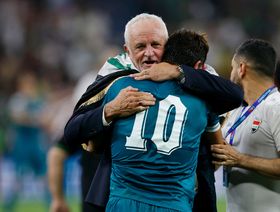 مدرب العراق غراهام أرنولد يتحدى فرنسا: سنذهل العالم في المونديال